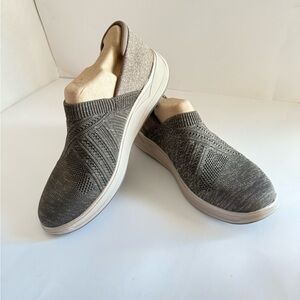 Bzees Triumph Morellatte Women's Slip-On Gray Knit walking shoes size 8.5